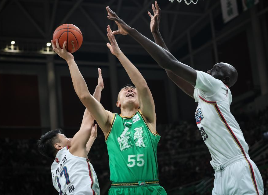 九游官网-关于CBA季后赛集结日走向成谜，武汉三镇强势反弹，质疑声仍在，更衣室氛围转暖的信息